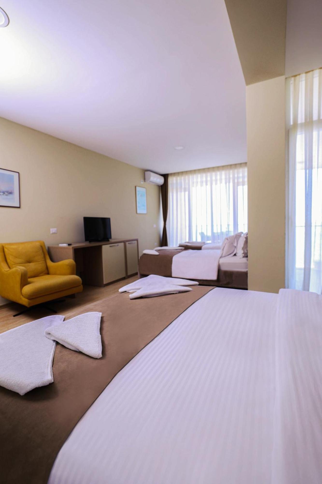 Hotel Frojd - Beach Front Resort Shengjin Exterior photo